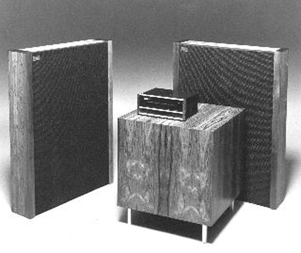 SERVO STATIK SS 1 - Black - Three piece 18 inch 3-Way Speaker - 100 Watt Bass w/ Built In Servo Amp w/ Electroelectronic Crossover - Hero